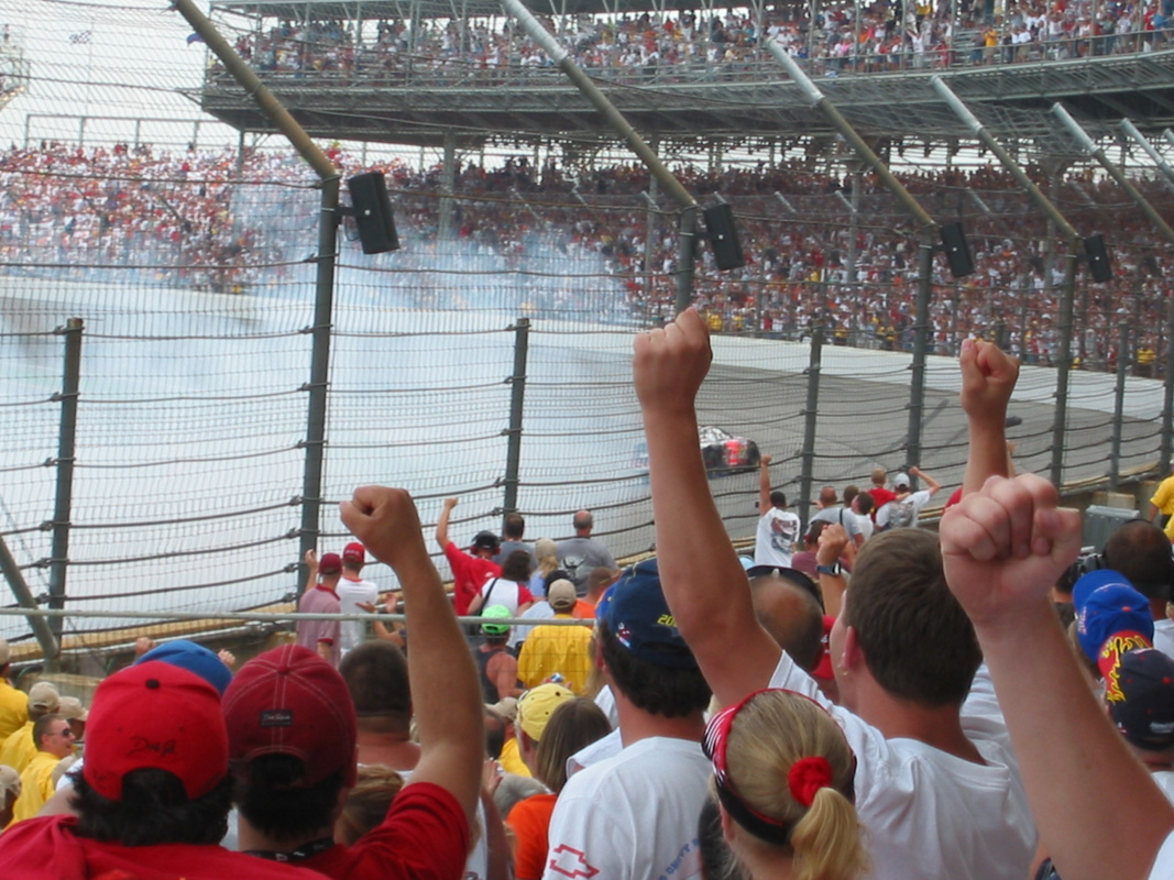 Brickyard 2003 41 - Harvick massive burnout 3