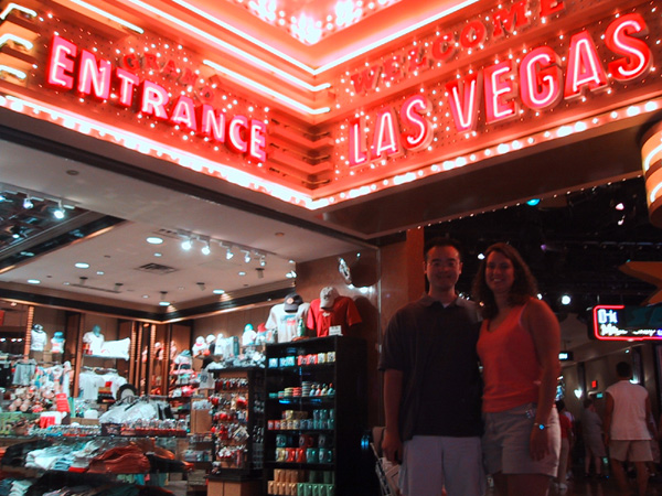 Vegas Grand Canyon 026 - Ryan Kathie at shops